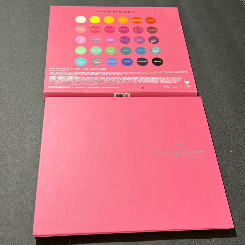 💋Kara Eye shadow palette 💋
